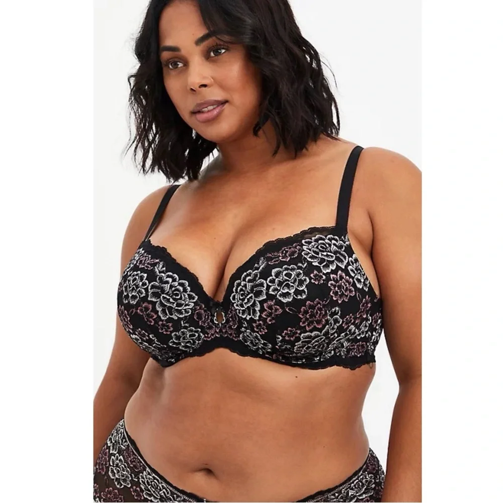 Torrid Floral Lace Underwire Bra - Black and Pink NWT SZ 40DDD - Picture 1 of 11